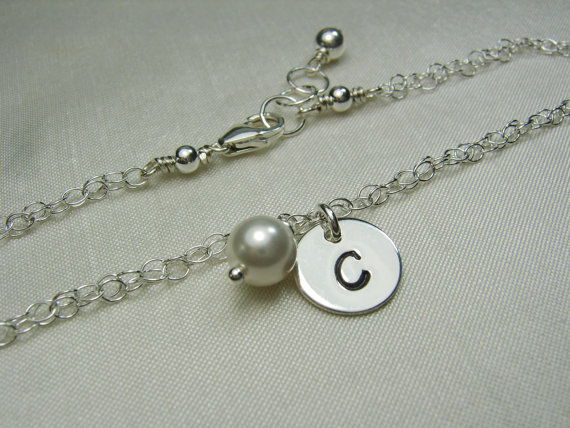 زفاف - Silver Bridesmaid Bracelet - Set of 4 Pearl Initial Bracelet - Personalized Bridesmaids Gifts - Bridal Party Jewelry Gift