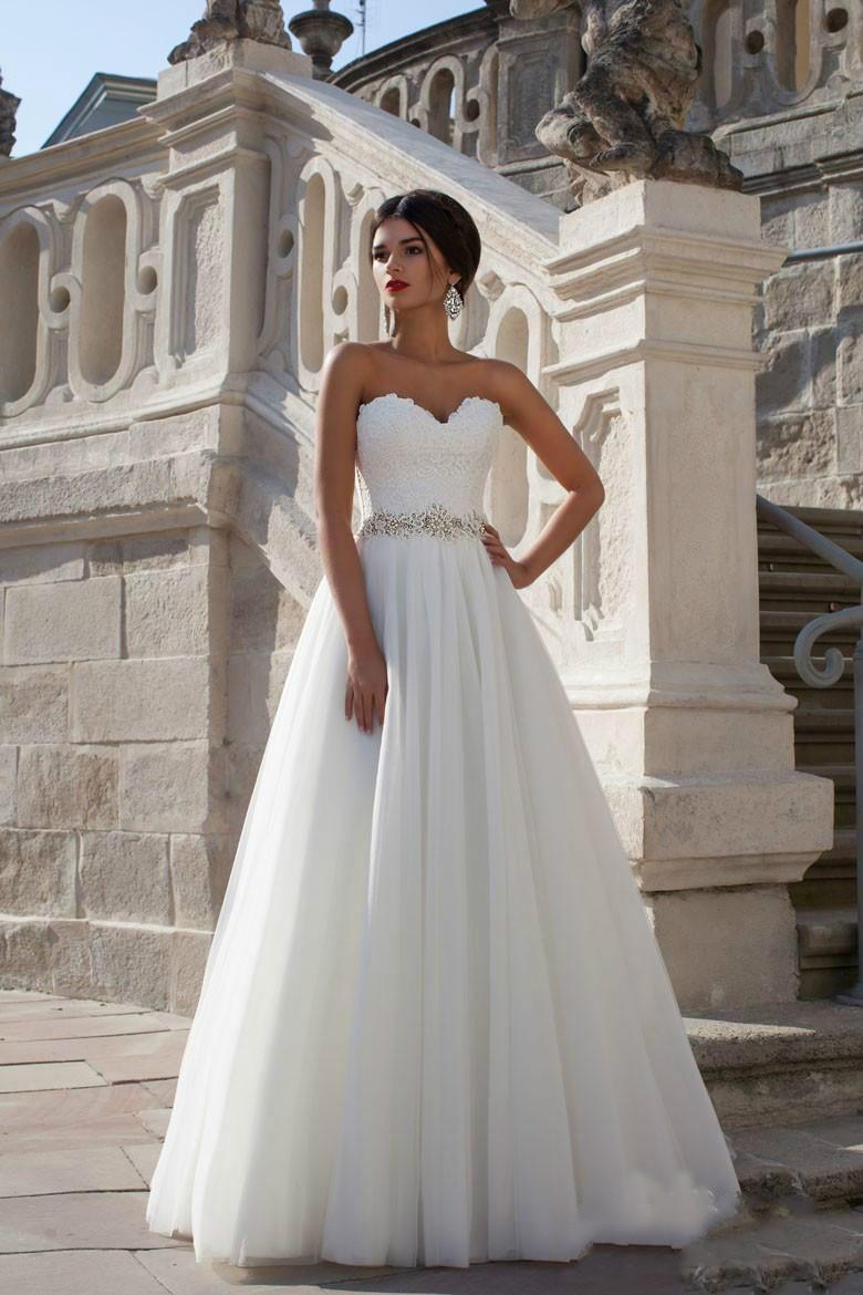 Свадьба - 2015 New Arrival White Princess A Line Vintage Wedding Dresses Sweetheart Neck Lace Applique Sweep Train Custom Made Bridal Gowns Ball Online with $126.39/Piece on Hjklp88's Store 
