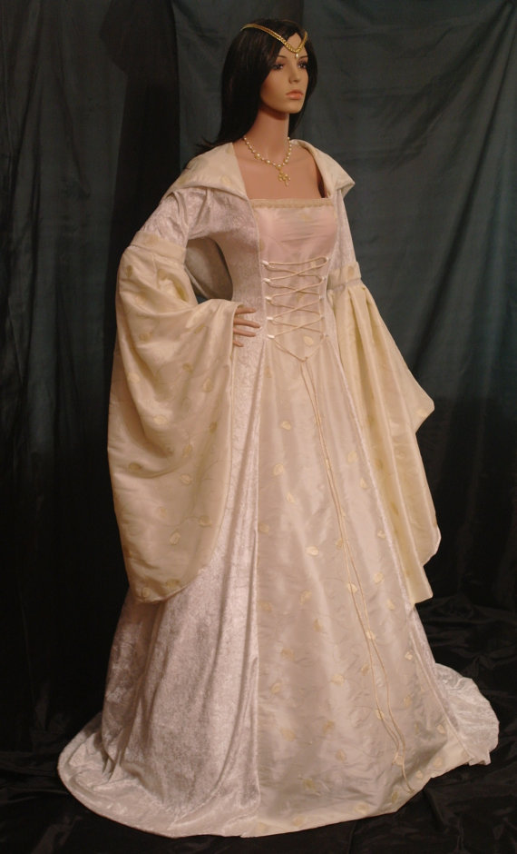 Mariage - medieval dress renaissance wedding handfasting dress pagan dress scottish widow hood custom made