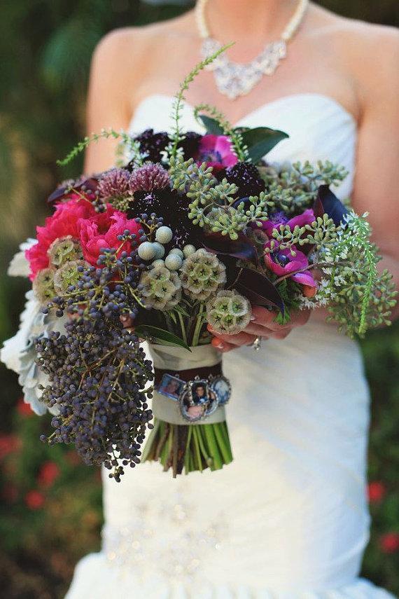 زفاف - 5 COMPLETE KITS to make Wedding Bouquet Memory Photo Charms -Family photos and Initials (Includes everything you need) Makes 5 charms