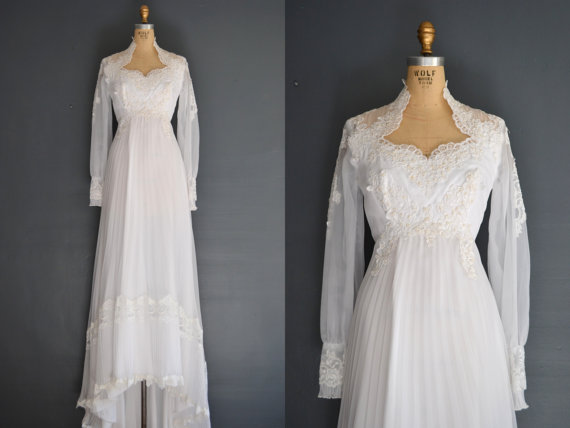 Hochzeit - Marcella / 70s wedding dress / 1970s wedding dress