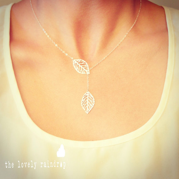 زفاف - Leaf Lariat Petite - silver grey white small delicate leaf pendants - Wedding Jewelry - Bridal - Gift For - Christmas Gift