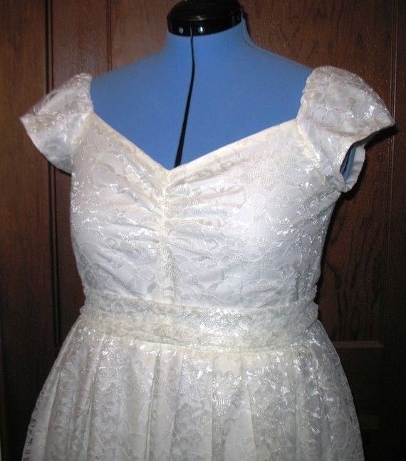 Mariage - Cap Sleeve Lace Wedding Dress