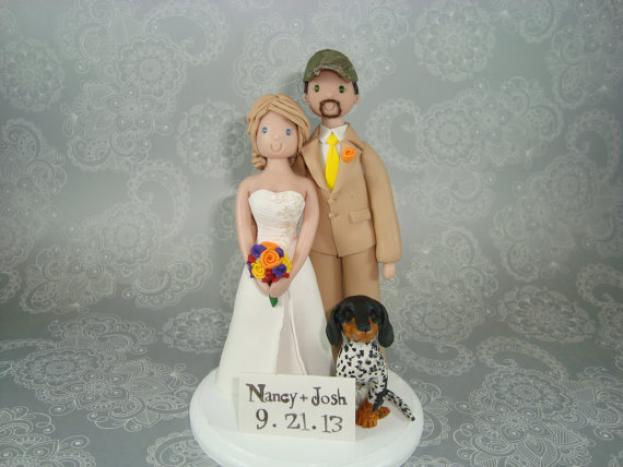 Hochzeit - Bride & Groom with a Dog Customized Wedding Cake Topper