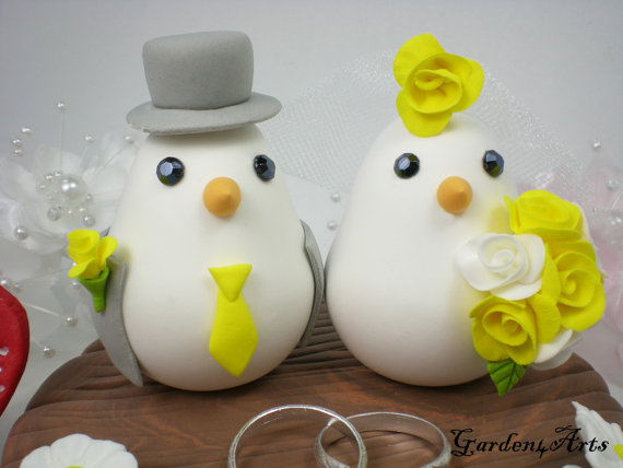 زفاف - Love Birds Wedding Cake Topper with clay base and rings (Choice of Color) -- Custom order for Ring Pillow -- NEW