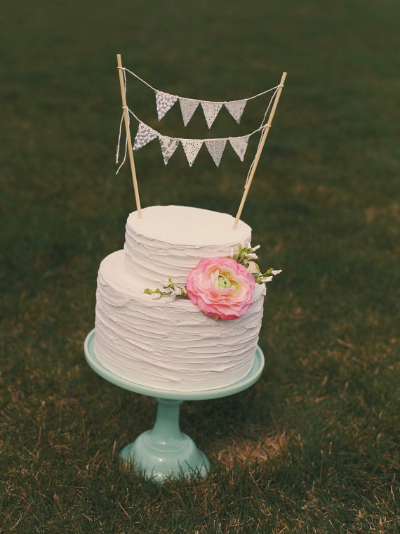Свадьба - Lace wedding cake topper, 2 row lace wedding cake topper, baby shower cake topper, lace bunting
