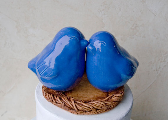 Hochzeit - Cornflower Blue Love Bird Wedding Cake Topper
