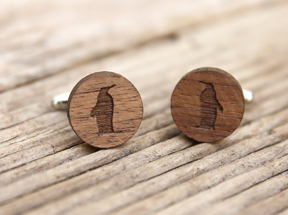 Hochzeit - Penguin Cufflinks, walnut wood, 5th year anniversary gift, laser cut wedding cufflinks