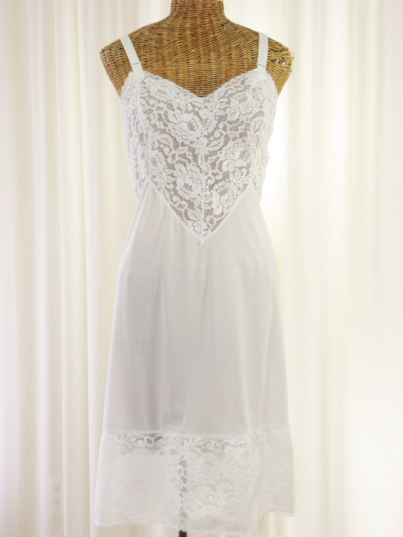 Hochzeit - Extraordinary Bridal White Lace Slip Dress Illusion Sheer 8 Inch Lace Bodice Sides Back Peaked Waistline 6.5 Wide Lace Hemline Mint Size 38