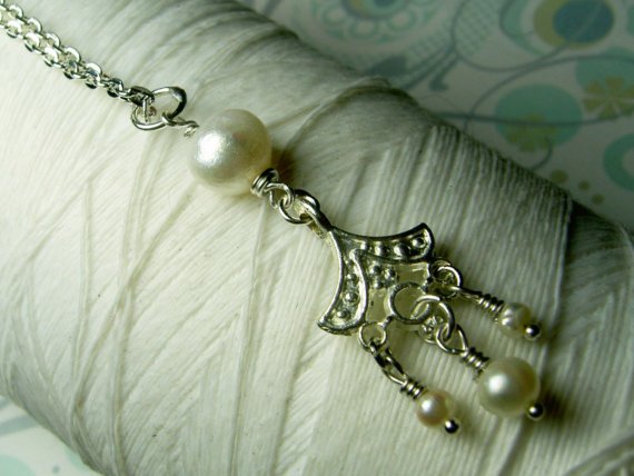 زفاف - Fishing Boat - white pearl necklace / chandelier necklace / pearl necklace / lace necklace / victorian necklace / bridal jewelry