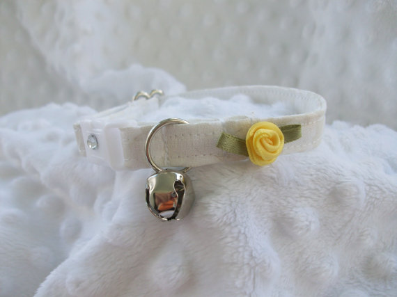 Hochzeit - Wedding  Cat Collar with Rhinetones and bell   Wedding Cat  Breakaway Collar Custom Made
