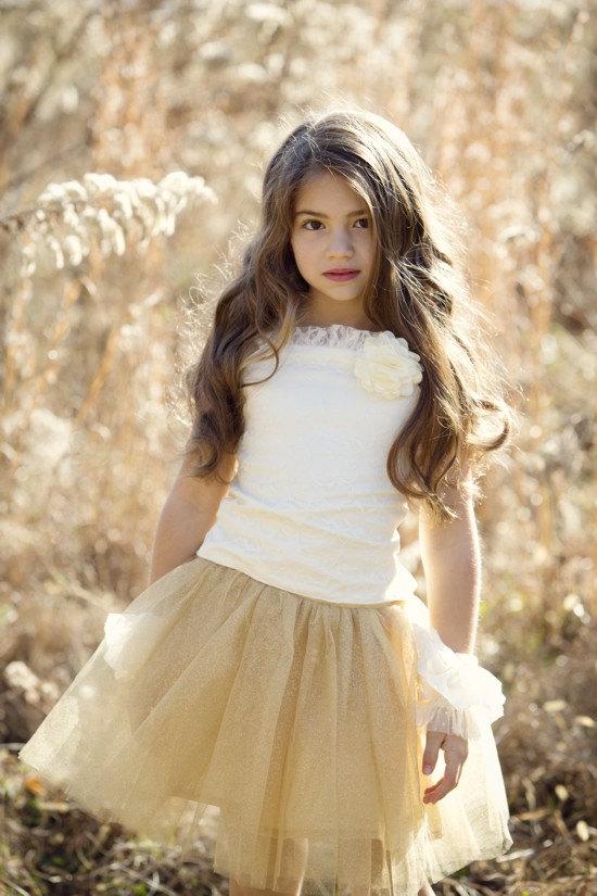 Свадьба - Gold Flower Girl Dress--Lace Top wit Glittering Gold Tulle Skirt--Knee Length Sewn and Lined Skirt--Weddings--Pageants--Masquerade Ball