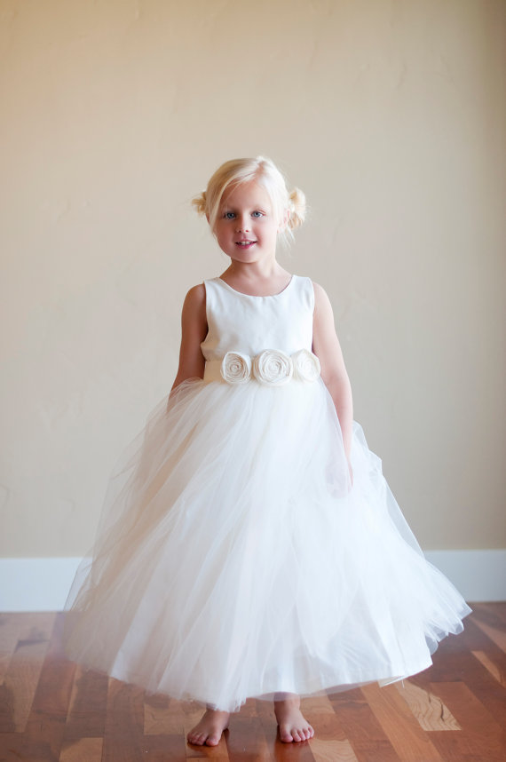 Mariage - Flower Girl Dress. Ivory and  white flower girl dress, tulle flower girl dress, first communion dress WORLD WIDE shipping