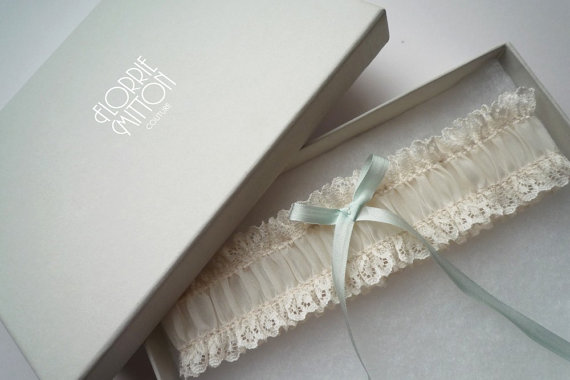 Hochzeit - a l i c e  ivory lace garter