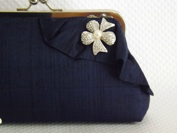 Свадьба - Navy Bridal Clutch - Navy Wedding Purse -Bridesmaids Clutch - Bridal Clutch with Pearl and Crystal Brooch - Giselle