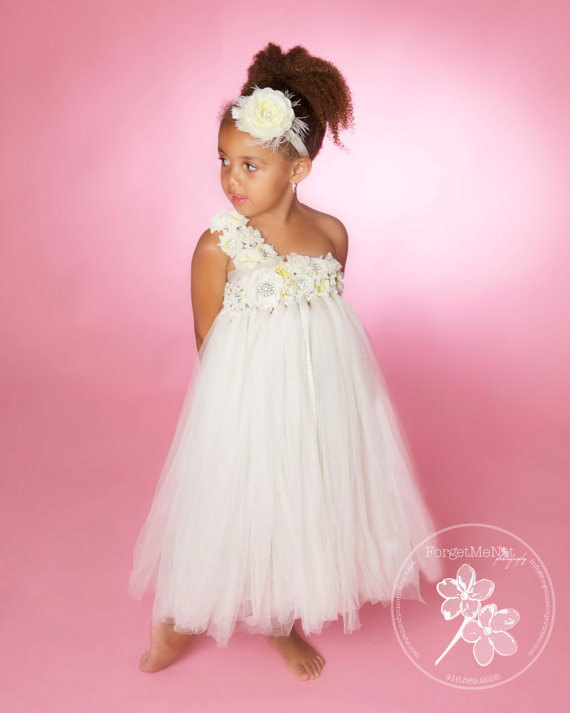 Hochzeit - Flower girl Tutu Dress...Birthday Tutu Dress.. Flower girl dress... Ivory Flower girl dress