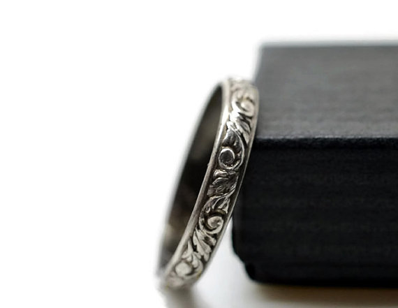 Hochzeit - Oxidized Silver Ring, Renaissance Style Engagement Ring, Unisex Wedding Band, Leafy Ring,
