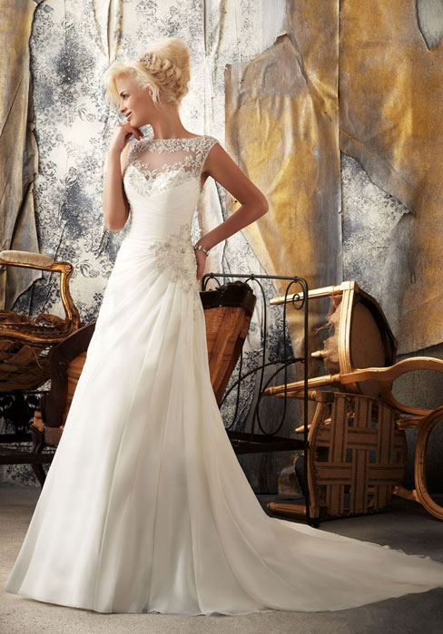 Mariage - Bateau Natural Waist Chapel Train V-back Wedding Dress