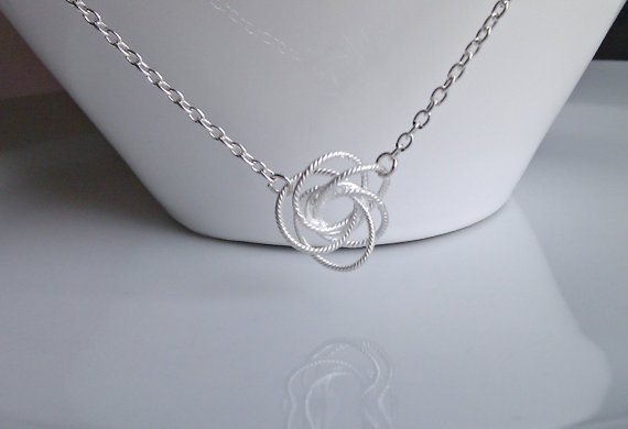 زفاف - Silver Knot Necklace, Wire Knot Necklace, Gifts for Girls, British Seller UK, Bridesmaid Gifts, Every Day Necklace, Mothers Day Gift