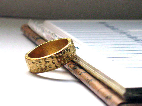 زفاف - Hammered Gold Band Ring-Wedding band-Gold Textured Ring-Solid Gold-Jewelry for women-Rustic Design Ring-Earthy Gold Ring-Organic Ring