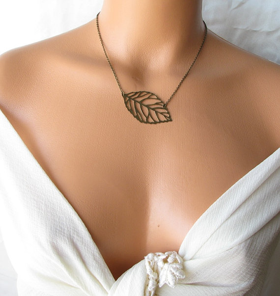 زفاف - leaf necklace, bridesmaid gift necklace, rustic wedding jewelry, simple necklace, antique brass necklace, fall leaf nature jewelry