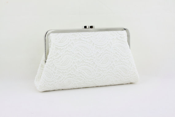 Свадьба - White Lace on White Bridal Clutch / Ivory Lace Wedding Clutch / Bridal Purse / Bridesmaid Clutch - Paisley