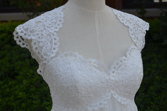 Hochzeit - Ivory Lace Empire Waist Chiffon Wedding Dress Floor Length Keyhole Dress
