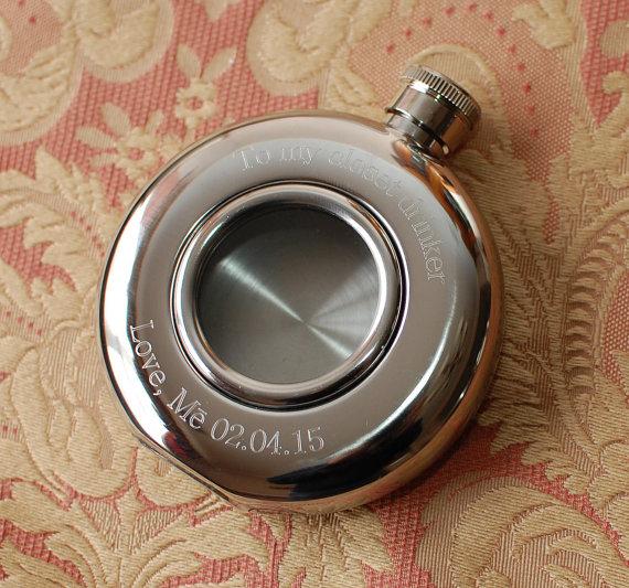 زفاف - Personalized flask with front engraving - Engraved flask - Round custom flask - Groomsmen flask