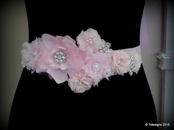 Hochzeit - Pink Bridal Sash Belt , Crystal wedding sash , Crystal sash , Beaded Sash, Rhinestone Bridal Sash, Flower Sash