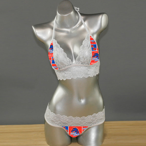 زفاف - Sexy handmade with NCAA Boise State Broncos fabric with white scallped lace accent top with matching G string panty lingerie set