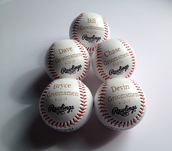 Hochzeit - Groomsman Gift Idea Set of 5 Balls - Baseball - Engraved or Personalized Baseball - Ring Bearer Gift Junior Groomsman Gift Idea - Groomsmen