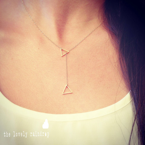 Hochzeit - Tiny Triangle Lariat Necklace - Dainty Little Triangle Shape Charm, gold jewelry, lariat necklace, gift for, wedding jewelry, bridal