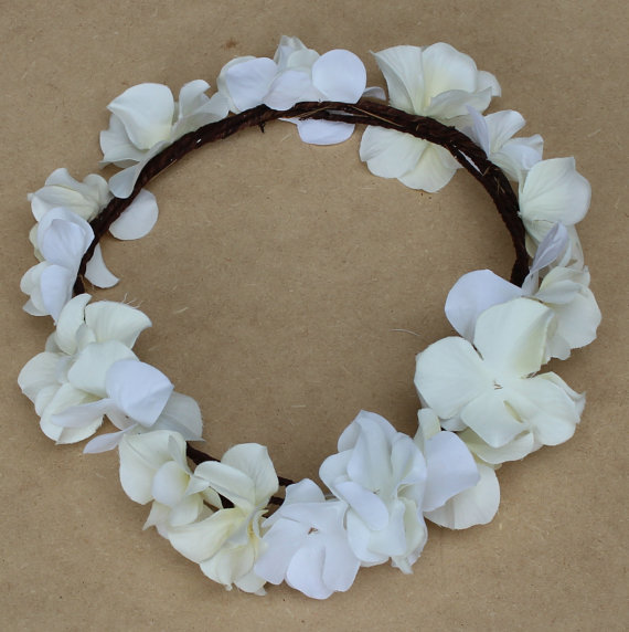 Свадьба - Ivory floral crown - bridal flower crown - Ivory wedding crown - Ivory hydrangea hairpiece - hair accessory - ivory weddiing