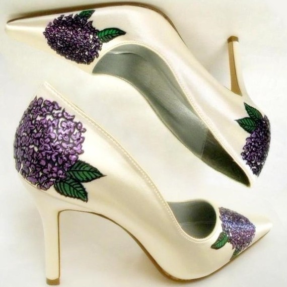 Hochzeit - Ivory Wedding Shoes, painted Hydrangea, bridal unique shoe, ivory and purple bouquet , purple hydrangea , unique custom shoes, norakaren