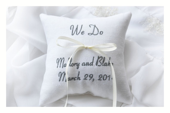 Mariage - WE DO Ring bearer pillow , wedding pillow , wedding ring pillow, Personalized ring bearer pillow, embroidered pillow  (R75)