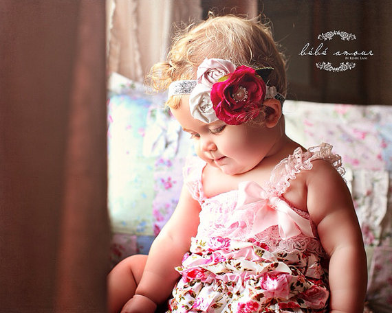 Mariage - Girls Lace Dress..Birthday Outfit Flower Girl Dress..Vintage Tea Party Dress and Outfit..Baby Girl First Birthday Dress..Petti Dress