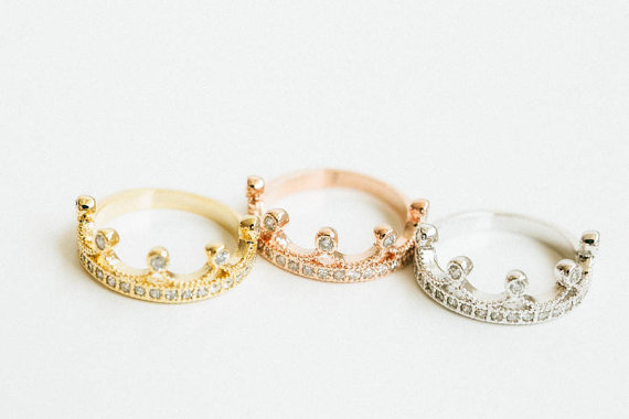 زفاف - King crown ring detailed with CZ,engagement ring,bridesmaid gift,knuckle ring,pinky ring,midi ring,wedding ring,little finger ring,SKD288