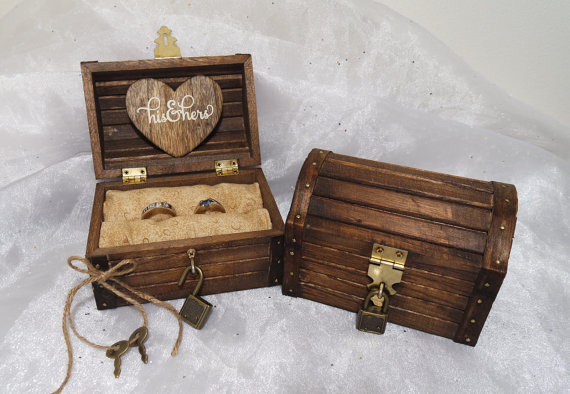 زفاف - Rustic Wedding Ring Box, Ring Box w/ Lock & Key, Rustic Treasure Chest Ring Box, Ring Pillow Alternative, Ring Bearer Wedding Ring Box