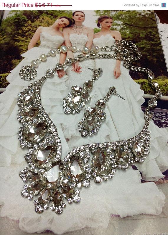 Свадьба - Wedding jewelry set, Bridal back drop bib necklace and earrings, vintage inspired crystal, pearl necklace statement, crystal jewelry set