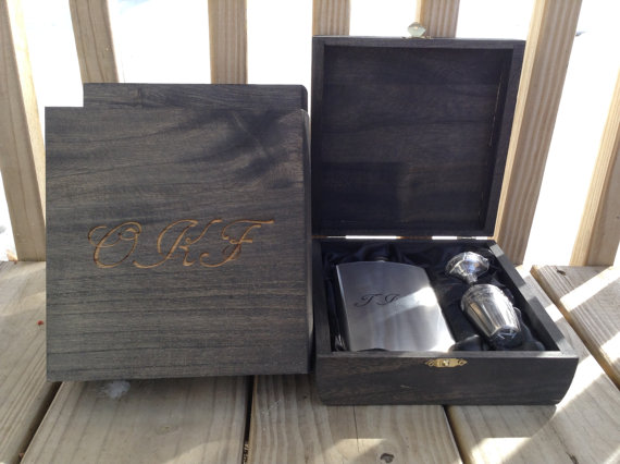 Hochzeit - Engraved Cigar Box SET OF 5 with Flask & Shot Glass Set Rustic Wedding Personalized Bridal Party Groomsmen Gift