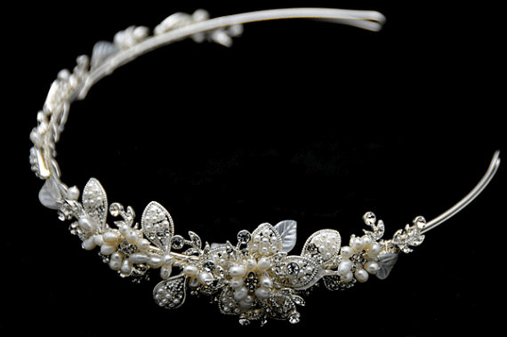 Свадьба - Vintage Inspired, Bridal Headband, Freshwater Pearl, Rhinestone Bridal Headband, Crystal Wedding Headband, Wedding Bridal Hair Accessories