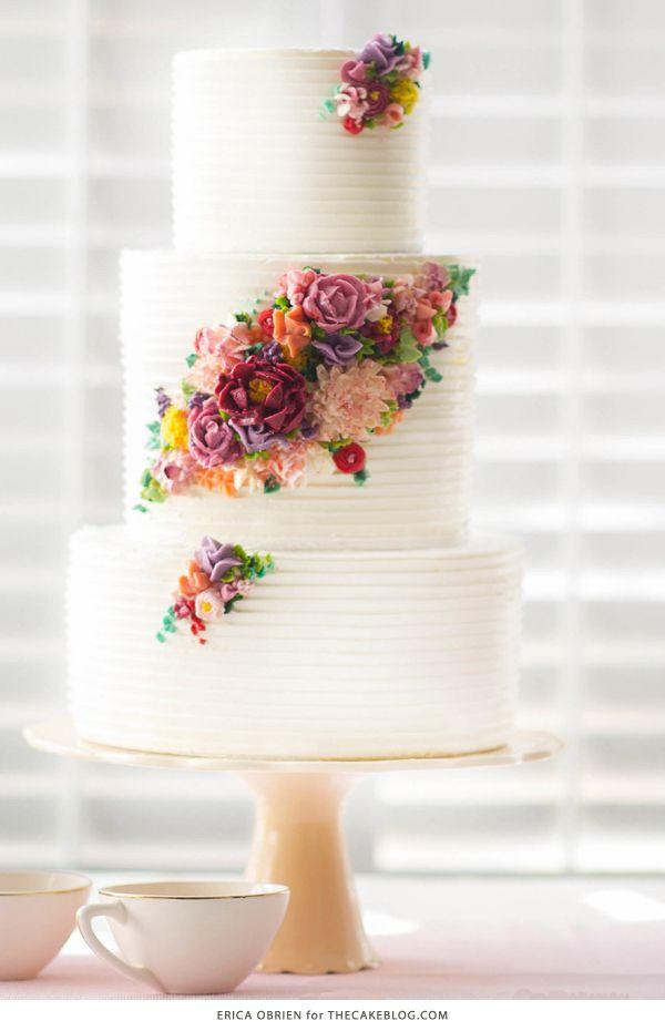 Hochzeit - 2015 Wedding Cake Trends : Butttercream Flowers