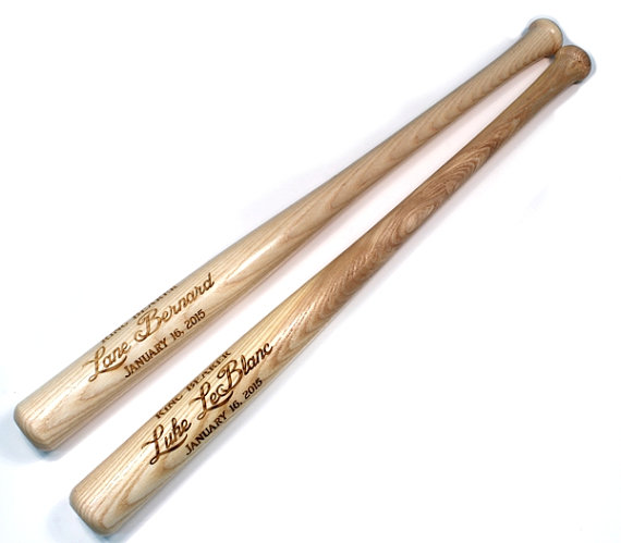 Свадьба - Mini Baseball Bat, Ring Bearer Gift, Groomsman Gift, Best Man Gift, Engraved Bat