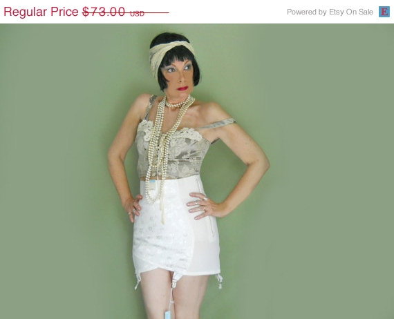 Mariage - ON SALE Vintage 60s Open Bottom Girdle with Metal Zipper - Original Tags - NWT
