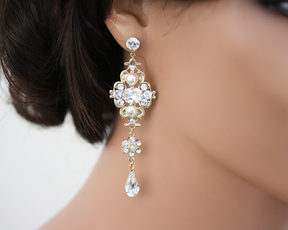 زفاف - Chandelier Earrings Gold Bridal Earrings Swarovski White Ivory Pearl crystals Vintage style Wedding Earrings, Wedding Jewelry LEILA Grand