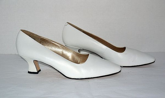 زفاف - Celine ... Vintage 20s style 80s 90s shoes / Edwardian flapper / Louis heel / white leather / high heel pumps wedding .. 9 US 7 UK 39 40 EU