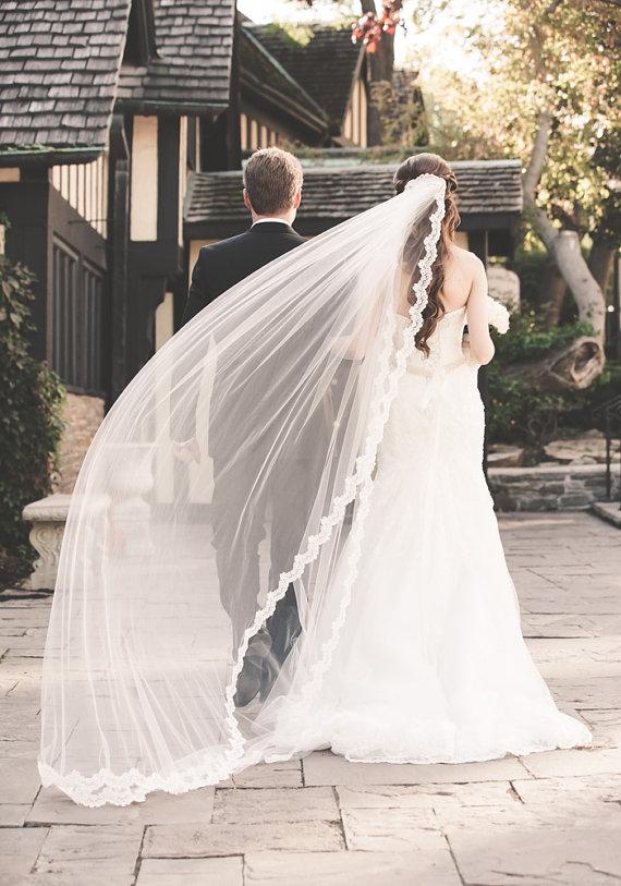 زفاف - Alencon lace edge bridal veil with gathered top in Cathedral length, lace wedding veil, long alencon lace veil