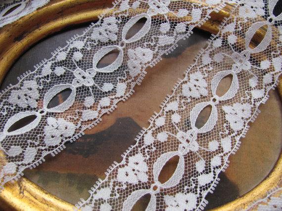Hochzeit - Vintage Ivory Floral Lingerie Lace  - 1.5 Inches Wide - 2 Yards Total 