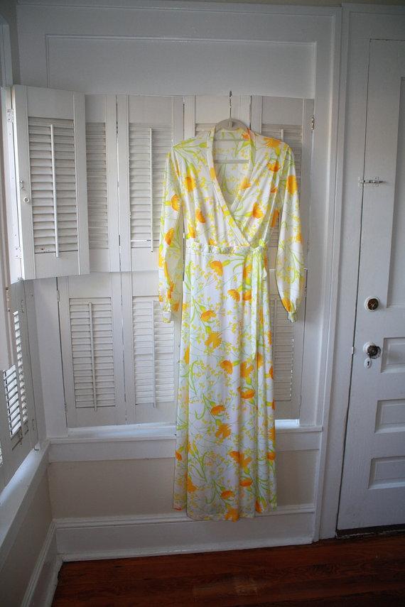 Свадьба - 1960s Rare Floral Robe Nightgown Set. Peignoir by Olga. Vintage 60s Lingerie Size XS S Extra Small. Bridal Orange Yellow White. Gift Present