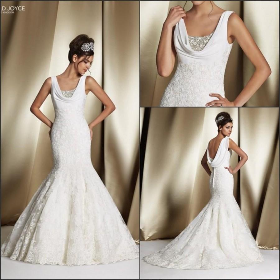 Mariage - Exquisite Mermaid Veni Infantino 2015 Sleeveless Wedding Dresses With Beads Lace Applique Scoop Sweep Train Button Bridal Gowns Custom Made Online with $119.33/Piece on Hjklp88's Store 